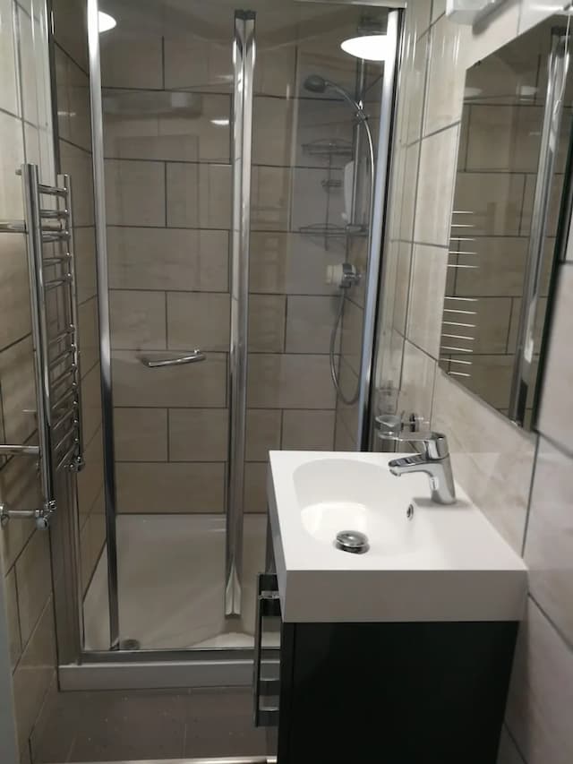 Central Hotel-Economy Single Room, Shared Bathroom-10