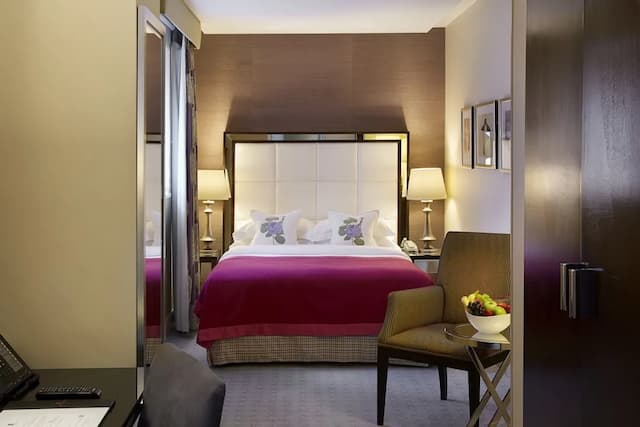 The Mandeville Hotel-Superior Room, 1 Queen Bed-2