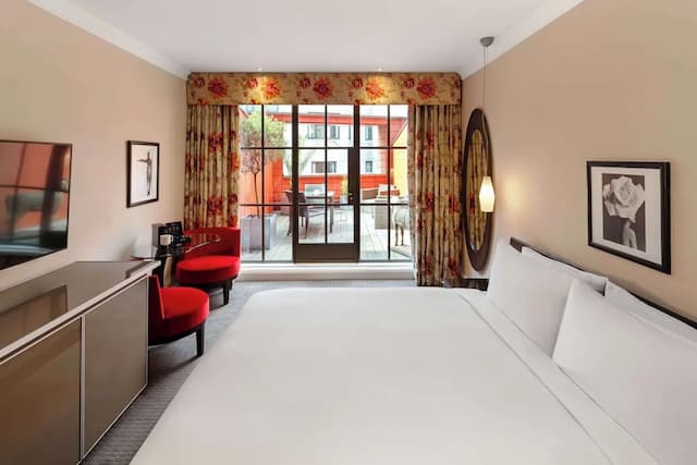 The May Fair, A Radisson Collection Hotel, Mayfair London-Premium Room (Collection)-7