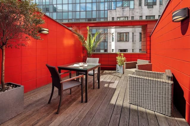 The May Fair, A Radisson Collection Hotel, Mayfair London-Premium Room (Collection)-8