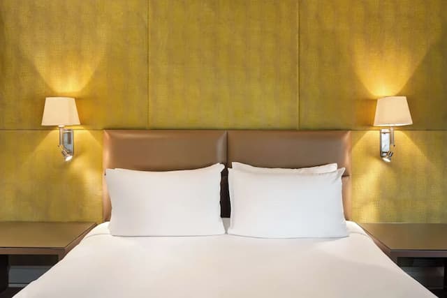 The May Fair, A Radisson Collection Hotel, Mayfair London-Deluxe Room (Collection)-4