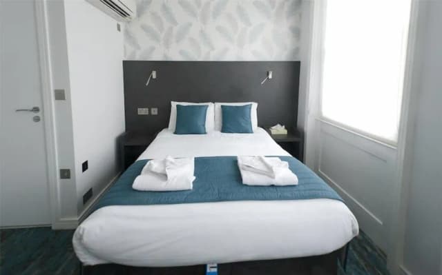 K Hotel Kensington-Double Room-2