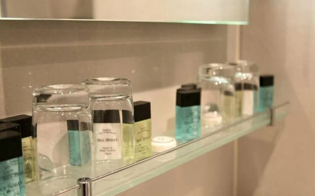 K Hotel Kensington-Twin Room-4