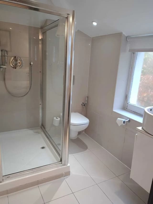 Edward Hotel Paddington-Twin Room-8