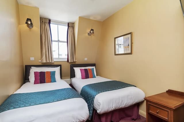 더 크레이번 호텔-스탠다드 트윈룸-1