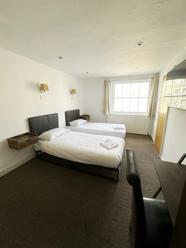 Somerset Hotel Baker Street London-Standard Twin Room, 2 Twin Beds-8