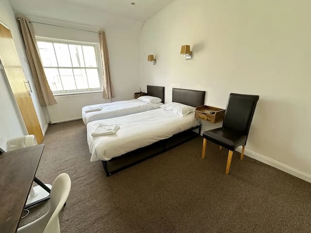 Somerset Hotel Baker Street London-Standard Twin Room, 2 Twin Beds-1