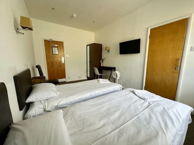 Somerset Hotel Baker Street London-Standard Twin Room, 2 Twin Beds-4