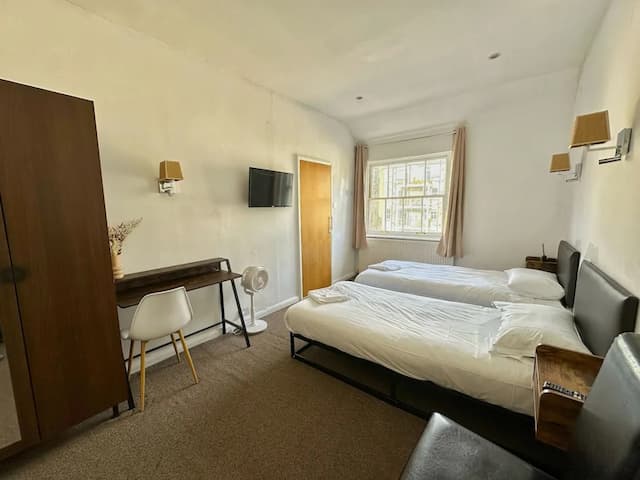 Somerset Hotel Baker Street London-Standard Twin Room, 2 Twin Beds-3