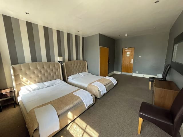 Somerset Hotel Baker Street London-Standard Quadruple Room, 2 Double Beds-1