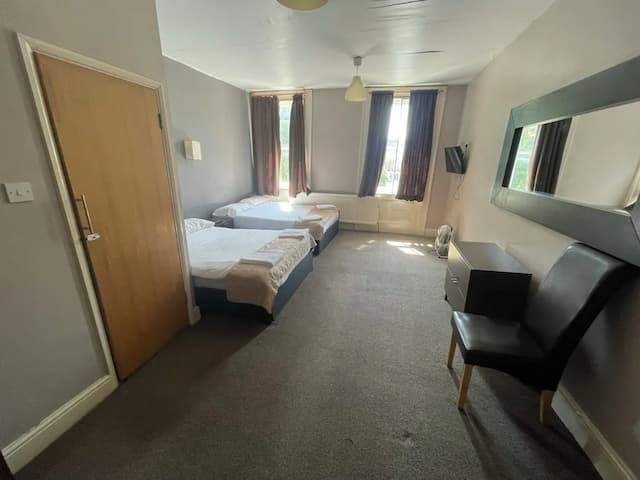 Somerset Hotel Baker Street London-Standard Quadruple Room, 2 Double Beds-2