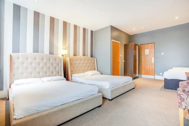 Somerset Hotel Baker Street London-Family Room, Multiple Beds (Deluxe)-1