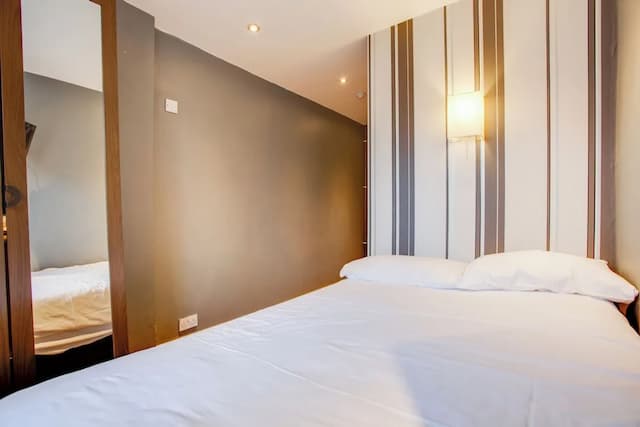 Somerset Hotel Baker Street London-Family Room, Multiple Beds (Deluxe)-2