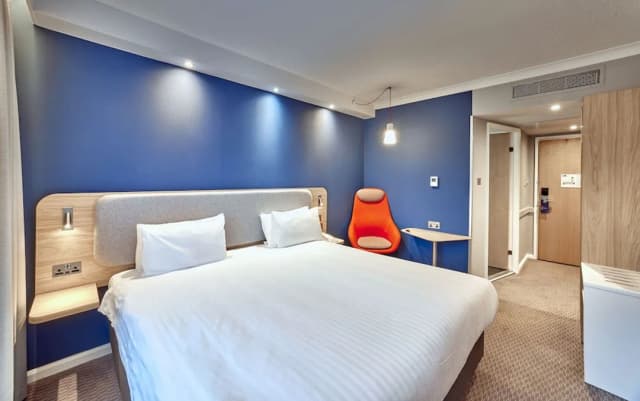 Holiday Inn Express London - Stratford by IHG-Standard Room-5