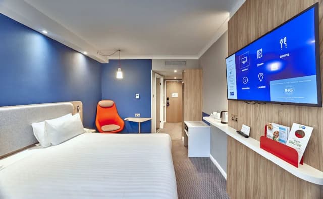 Holiday Inn Express London - Stratford by IHG-Standard Room, 2 Twin Beds-1
