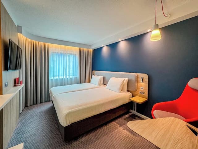 Holiday Inn Express London - Stratford by IHG-Standard Room, 2 Twin Beds-5