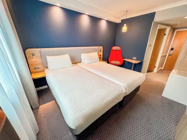 Holiday Inn Express London - Stratford by IHG-Standard Room, 2 Twin Beds-4