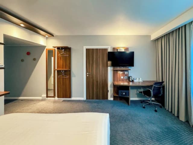 Holiday Inn Express London - Stratford by IHG-Standard Room, 1 Double Bed, Accessible-2
