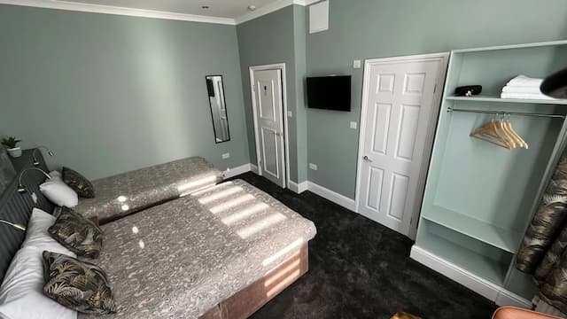 Charlotte Guest House-Triple Room, Ensuite (Double and Single Beds)-6