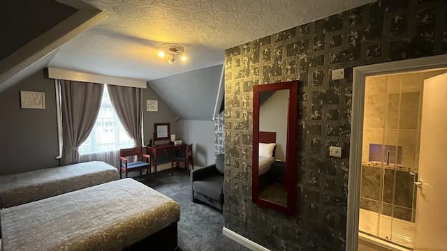 Charlotte Guest House-Triple Room, Ensuite (Double and Single Beds)-16