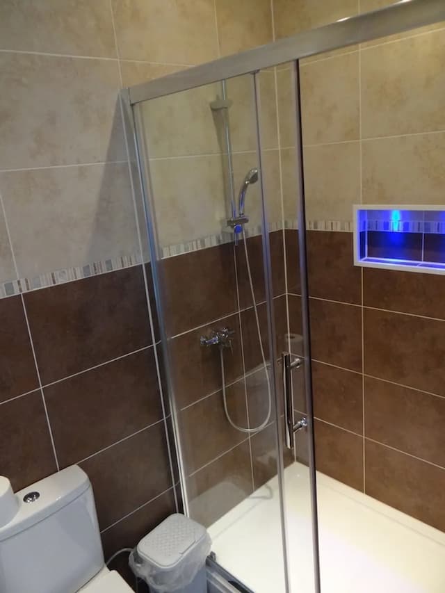 Charlotte Guest House-Twin Room, Ensuite-5