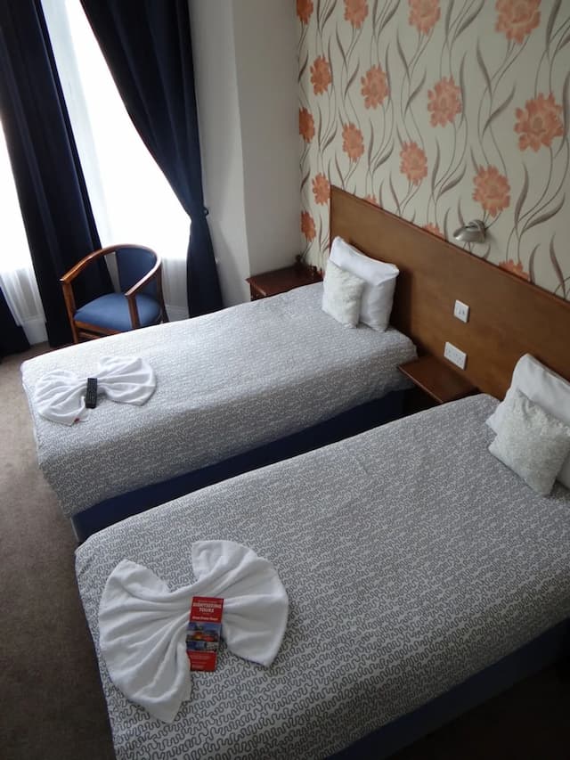Charlotte Guest House-Twin Room, Ensuite-4