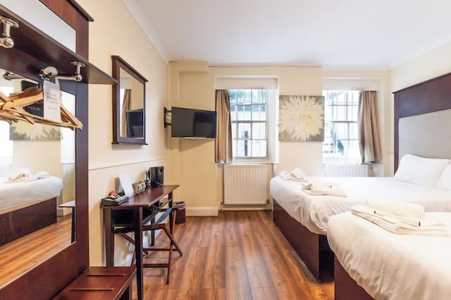 아스토리아 호텔-트리플룸, 앙스위트 (Double & Single Bed)-5