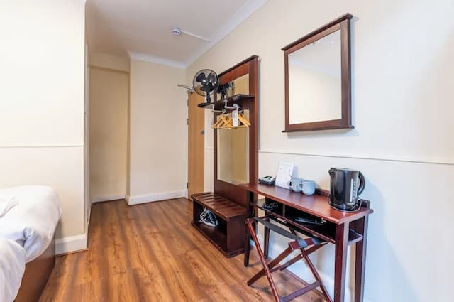 아스토리아 호텔-트리플룸, 앙스위트 (Double & Single Bed)-9