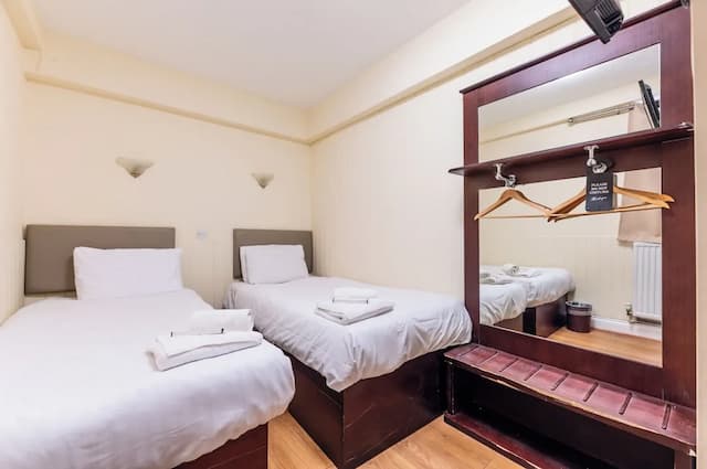 아스토리아 호텔-트윈룸, 앙스위트-1