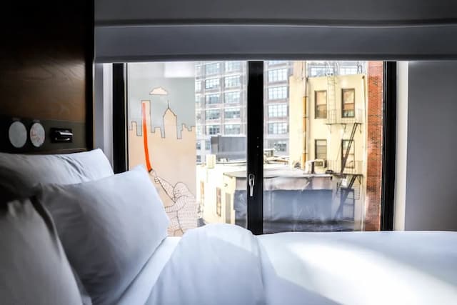 Arlo SoHo-1 Queen Bed (Courtyard)-8