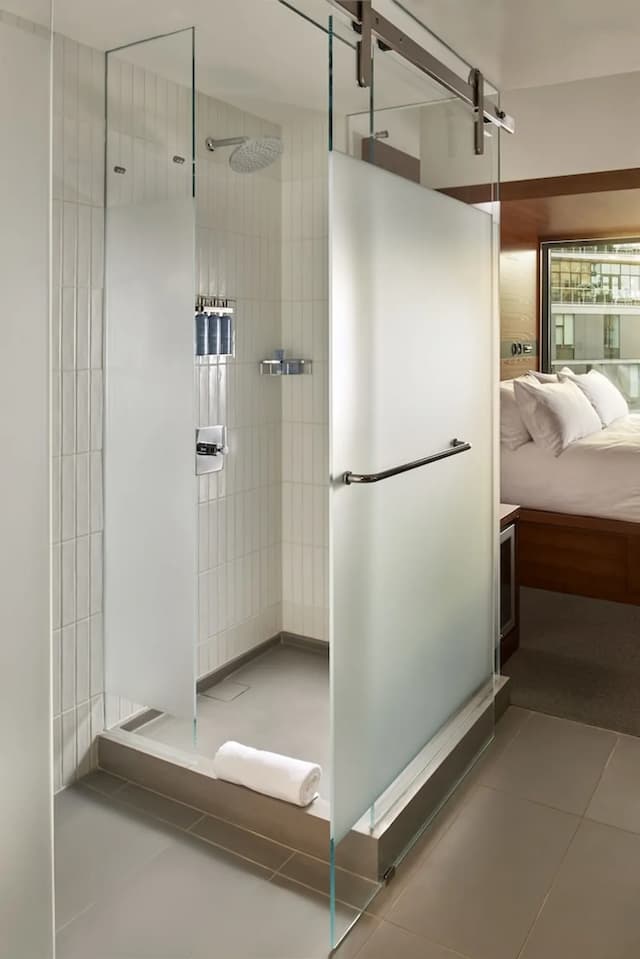 Arlo SoHo-1 Queen Bed (Courtyard)-3