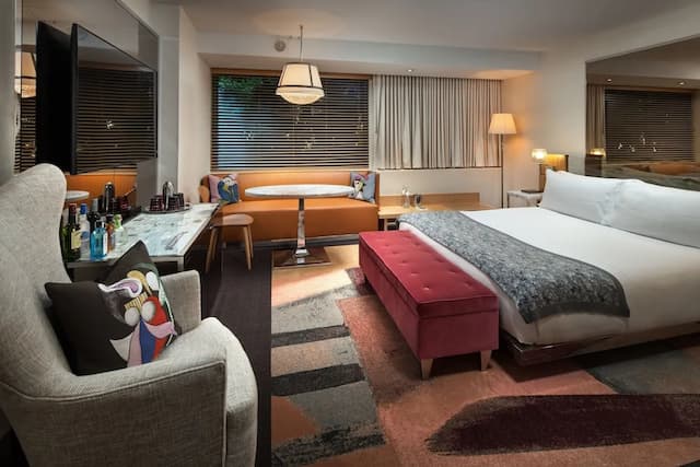 SLS Hotel, a Luxury Collection Hotel, Beverly Hills-Premier Room, 1 King Bed (Mobility/Hearing Access, Roll-In Shwr)-5