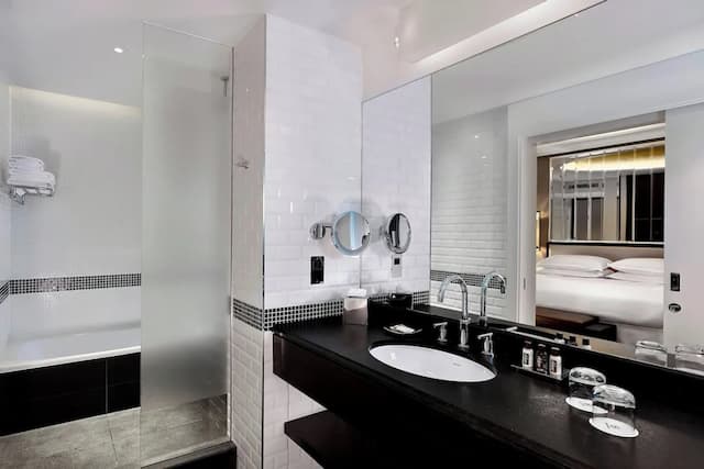 Sheraton Grand London Park Lane-Superior Room, 1 King Bed-5