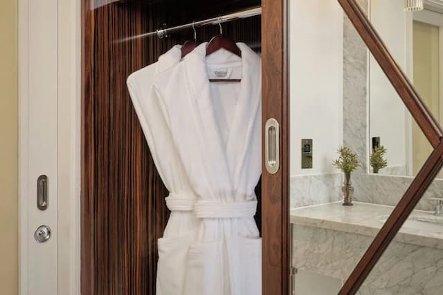 Sheraton Grand London Park Lane-Club Room, 1 Queen Bed-11