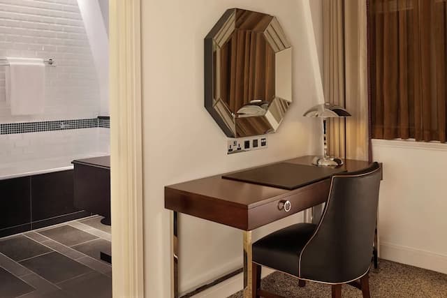 Sheraton Grand London Park Lane-Club Room, 1 King Bed-3