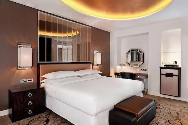 Sheraton Grand London Park Lane-Club Room, 1 King Bed-1