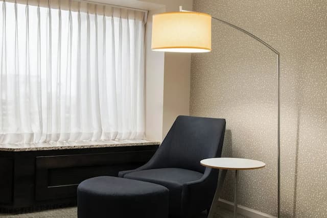 Renaissance Seattle Hotel-Club Room, 2 Double Beds, City View-8