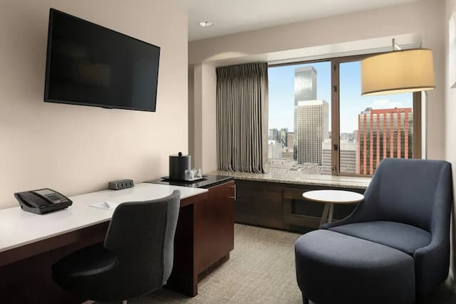 Renaissance Seattle Hotel-Junior Suite, 1 Bedroom, Corner-2