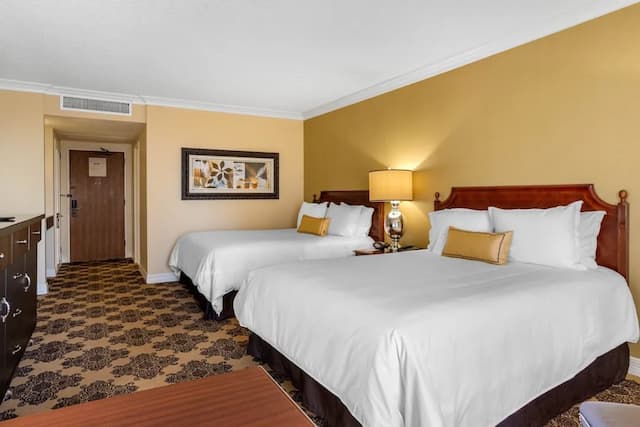 Omni Houston Hotel-Deluxe Room, 2 Queen Beds-7