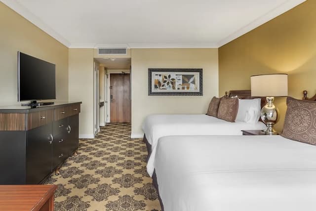 Omni Houston Hotel-Deluxe Room, 2 Queen Beds-1