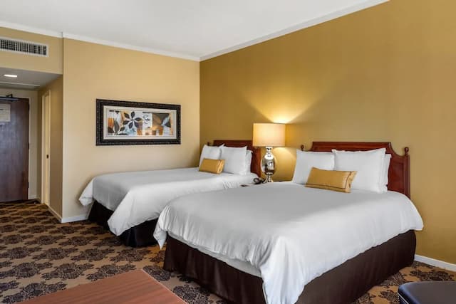 Omni Houston Hotel-Deluxe Room, 2 Queen Beds-3
