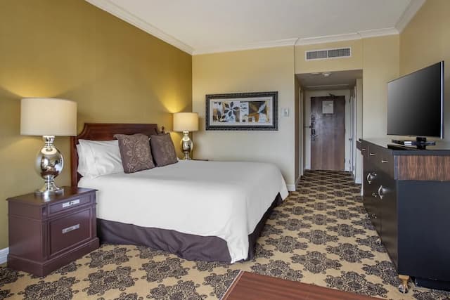 Omni Houston Hotel-Deluxe Room, 1 King Bed-11