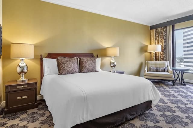 Omni Houston Hotel-Deluxe Room, 1 King Bed-12