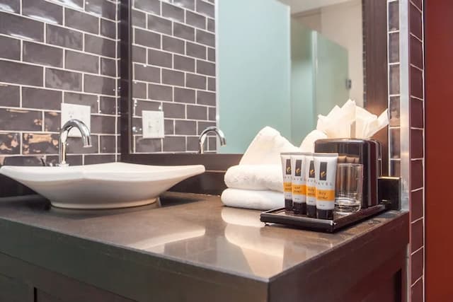 Ravel Hotel Trademark Collection by Wyndham-华丽客房, 1 张大床, 无障碍, 无烟房-4