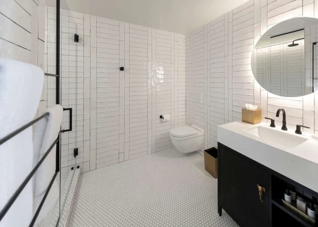 The Wayfarer Downtown LA, Tapestry Collection by Hilton-Room, 2 Queen Beds-7