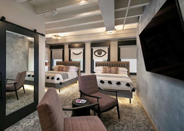 The Wayfarer Downtown LA, Tapestry Collection by Hilton-Studio, 2 Queen Beds, Accessible, Bathtub (Mobility)-4