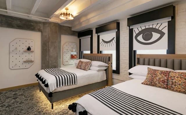 The Wayfarer Downtown LA, Tapestry Collection by Hilton-Studio, 2 Queen Beds, Accessible, Bathtub (Mobility)-2