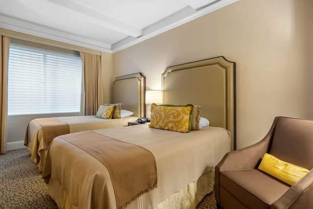Omni Berkshire Place-Deluxe Room, 2 Double Beds-3