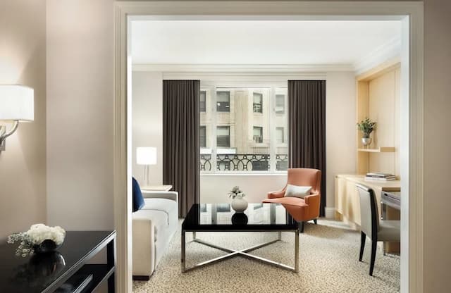 Omni Berkshire Place-Suite, 1 King Bed (Manhattan)-6