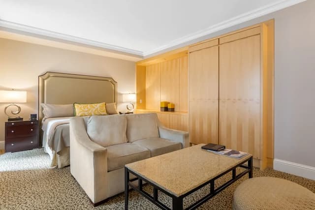 Omni Berkshire Place-Premier Room, 1 King Bed, Terrace (Executive)-3